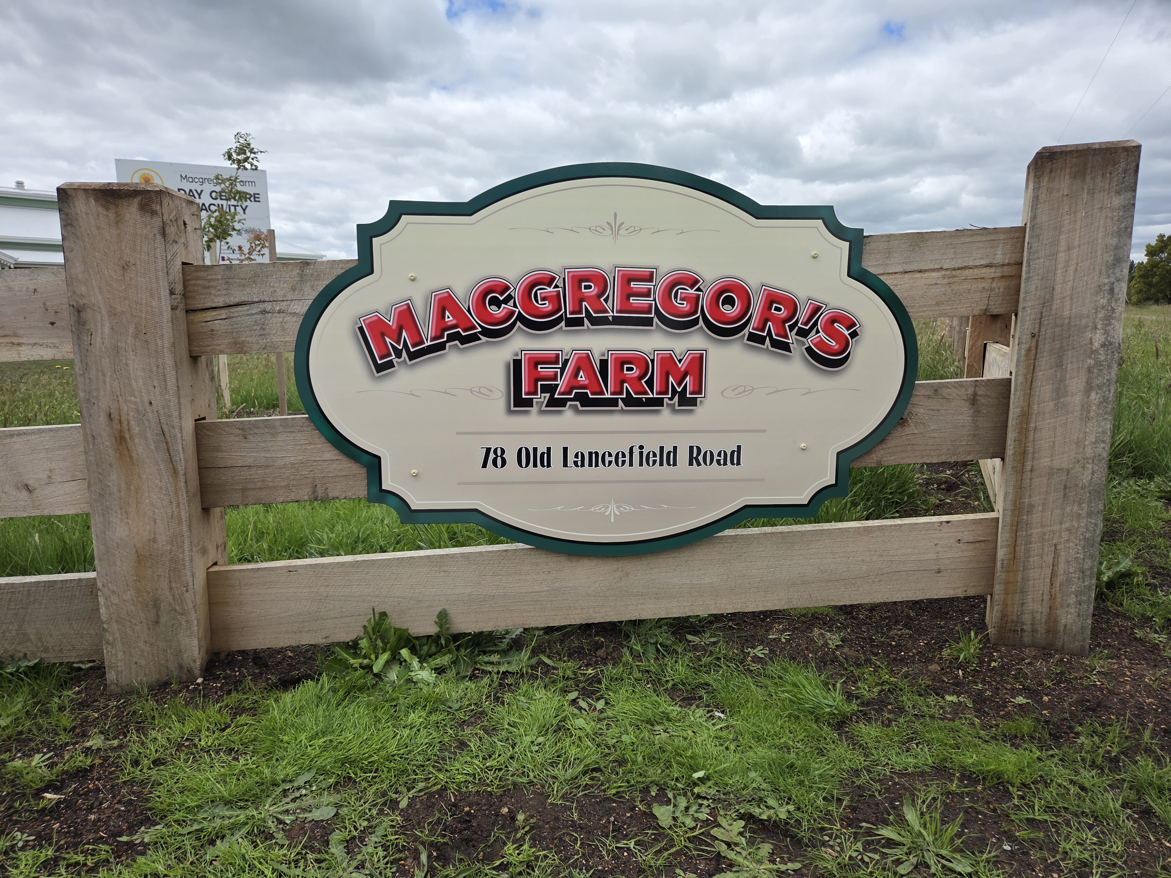 Macgregor's Farm Property Sign